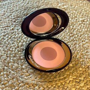 CHARLOTTE TILBURY Sex on Fire